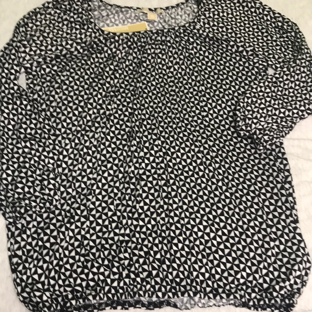 Black and white patterned shirt